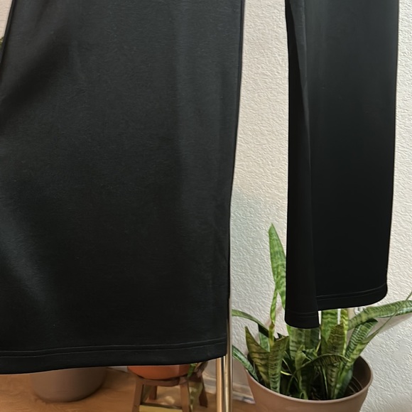 It’s chain link-embellished pants size 3X - Picture 6 of 8